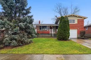 3617 Fieldcrest Dr, Cincinnati, OH 45211 - Photo 1