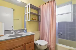 3617 Fieldcrest Dr, Cincinnati, OH 45211 - Photo 15