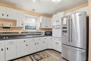 3617 Fieldcrest Dr, Cincinnati, OH 45211 - Photo 11