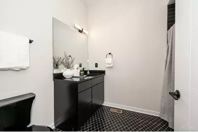 419 E Thirteenth Street, Cincinnati, OH 45202 - Photo 33