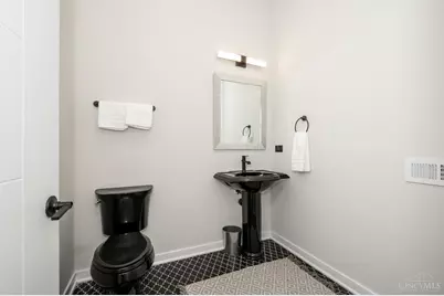 419 E Thirteenth Street, Cincinnati, OH 45202 - Photo 15