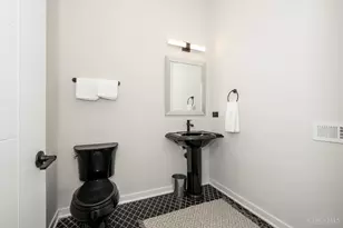 419 E 13th St, Cincinnati, OH 45202 - Photo 15