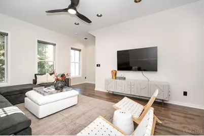 419 E Thirteenth Street, Cincinnati, OH 45202 - Photo 7