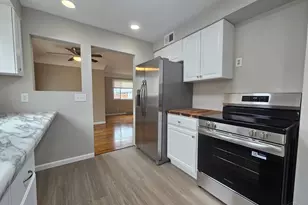 1055 Hempstead Dr, Springfield Township, OH 45231 - Photo 7