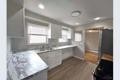 1055 Hempstead Drive, Springfield Township, OH 45231 - Photo 9