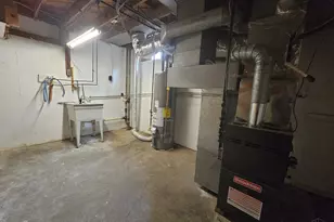 1055 Hempstead Dr, Springfield Township, OH 45231 - Photo 25