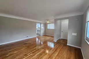 1055 Hempstead Dr, Springfield Township, OH 45231 - Photo 3