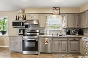 1006 Hearthstone Dr, Springfield Township, OH 45231 - Photo 11