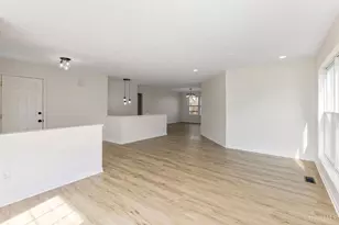 9577 Creekhill Dr, Springfield Township, OH 45231 - Photo 9