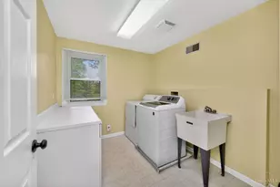 355 Circlewood Ln, Wyoming, OH 45215 - Photo 21