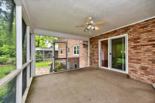 355 Circlewood Ln, Wyoming, OH 45215 - Photo 13
