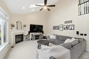 1327 Chelsea Ct, Hamilton Township, OH 45152 - Photo 9