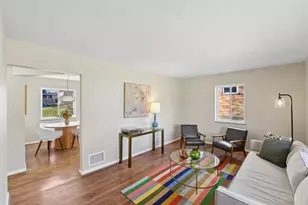 3307 Glenmont Ln, Green Township, OH 45248 - Photo 5