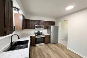 10366 Pippin Ln, Colerain Township, OH 45231 - Photo 9