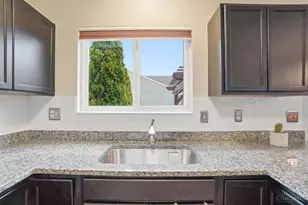 4264 Hunting Hawk Dr, Turtle Creek Township, OH 45036 - Photo 15