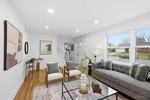 1676 Laval Dr, Anderson Township, OH 45255 - Photo 9