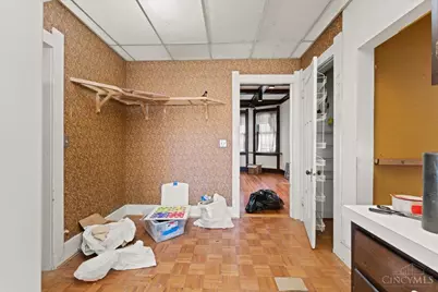 558 Howell Avenue, Cincinnati, OH 45220 - Photo 17