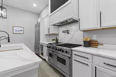 860 Buena Vista Place, Cincinnati, OH 45206 - Photo 15