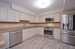 39 Rolling Hls Ct, Wyoming, OH 45215 - Photo 11