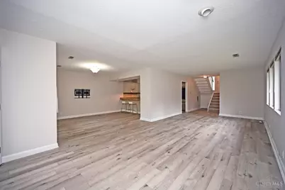 39 Rolling Hills Court, Wyoming, OH 45215 - Photo 7