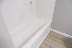 751 Springvale Dr, Hamilton, OH 45913 - Photo 15