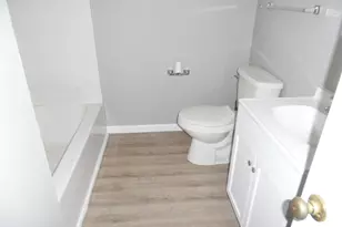 751 Springvale Dr, Hamilton, OH 45913 - Photo 13