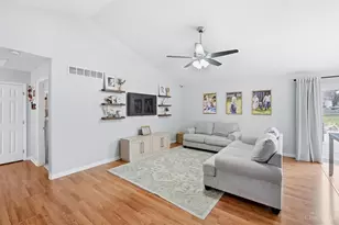 10584 Amity Dr, Aurora, IN 47001 - Photo 7