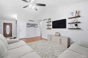 10584 Amity Dr, Aurora, IN 47001 - Photo 9