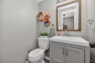 7674 Hyatts Ln, Hamilton Township, OH 45039 - Photo 15