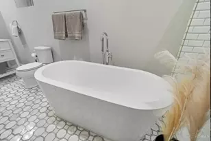 2241 Loth St, Cincinnati, OH 45219 - Photo 25