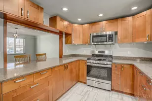 565 Sonny Ln, Union Township, OH 45244 - Photo 3