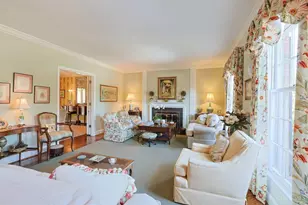 2833 Grandin Hollow Ln, Cincinnati, OH 45208 - Photo 9