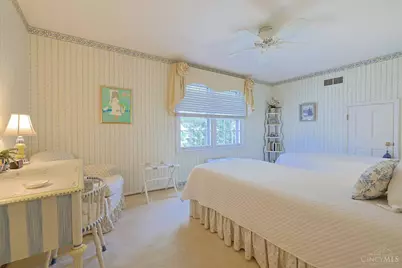 2833 Grandin Hollow Lane, Cincinnati, OH 45208 - Photo 37