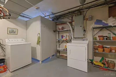 2833 Grandin Hollow Lane, Cincinnati, OH 45208 - Photo 53