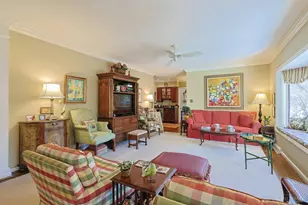 2833 Grandin Hollow Ln, Cincinnati, OH 45208 - Photo 11