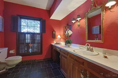 2833 Grandin Hollow Lane, Cincinnati, OH 45208 - Photo 49