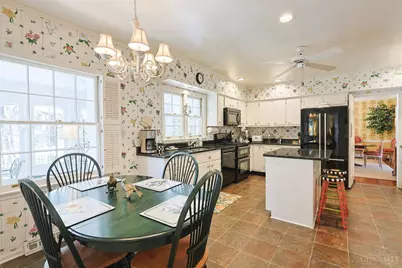 2833 Grandin Hollow Lane, Cincinnati, OH 45208 - Photo 23