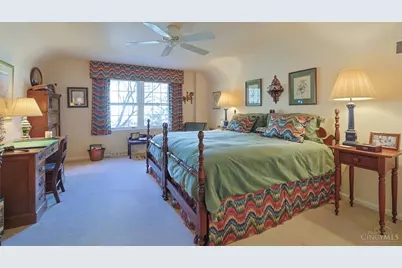 2833 Grandin Hollow Lane, Cincinnati, OH 45208 - Photo 39