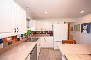 9876 Lorelei Dr, Springfield Township, OH 45231 - Photo 13