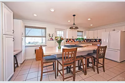 9876 Lorelei Drive, Springfield Township, OH 45231 - Photo 11