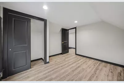 112 Valencia Street, Cincinnati, OH 45219 - Photo 19