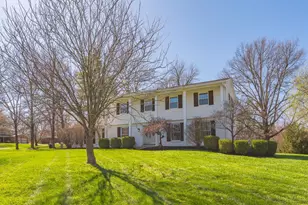 7886 Woodstone Dr, Anderson Township, OH 45244 - Photo 3