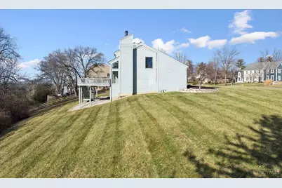 10301 Giverny Boulevard, Evendale, OH 45241 - Photo 9