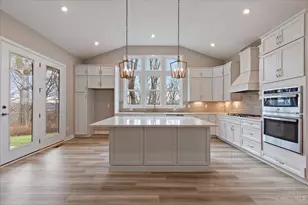 7511 Donegal Dr, Miami Township, OH 45233 - Photo 11