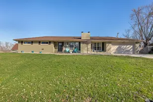 165 Elaine Dr, Franklin, OH 45005 - Photo 1