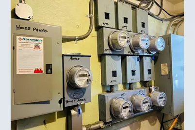 1584 W Galbraith Road, Cincinnati, OH 45231 - Photo 11