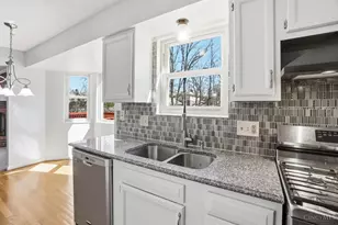 9032 Nottingham Way, Deerfield Township, OH 45040 - Photo 23