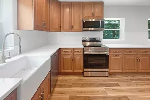 155 Bonham Rd, Wyoming, OH 45215 - Photo 9