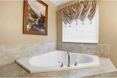 7818 Derbyshire Court, Liberty Township, OH 45044 - Photo 41