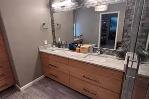 400 Pike St, Cincinnati, OH 45202 - Photo 17